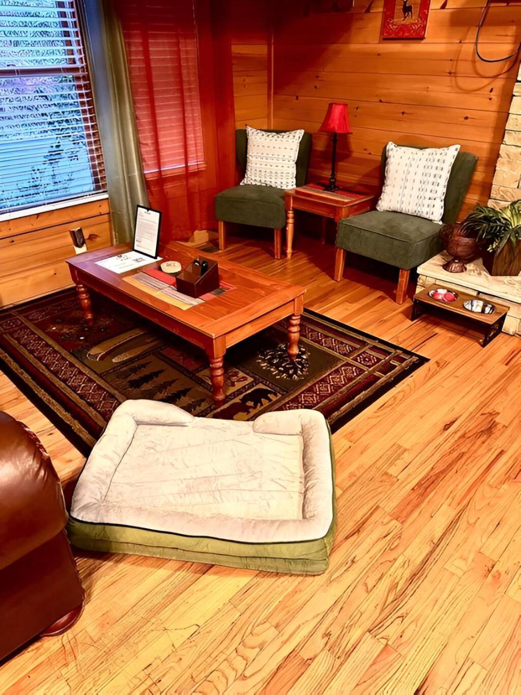 Prime Mountain Cabin - Near Galinburg Downtown جاتلينبرج المظهر الخارجي الصورة