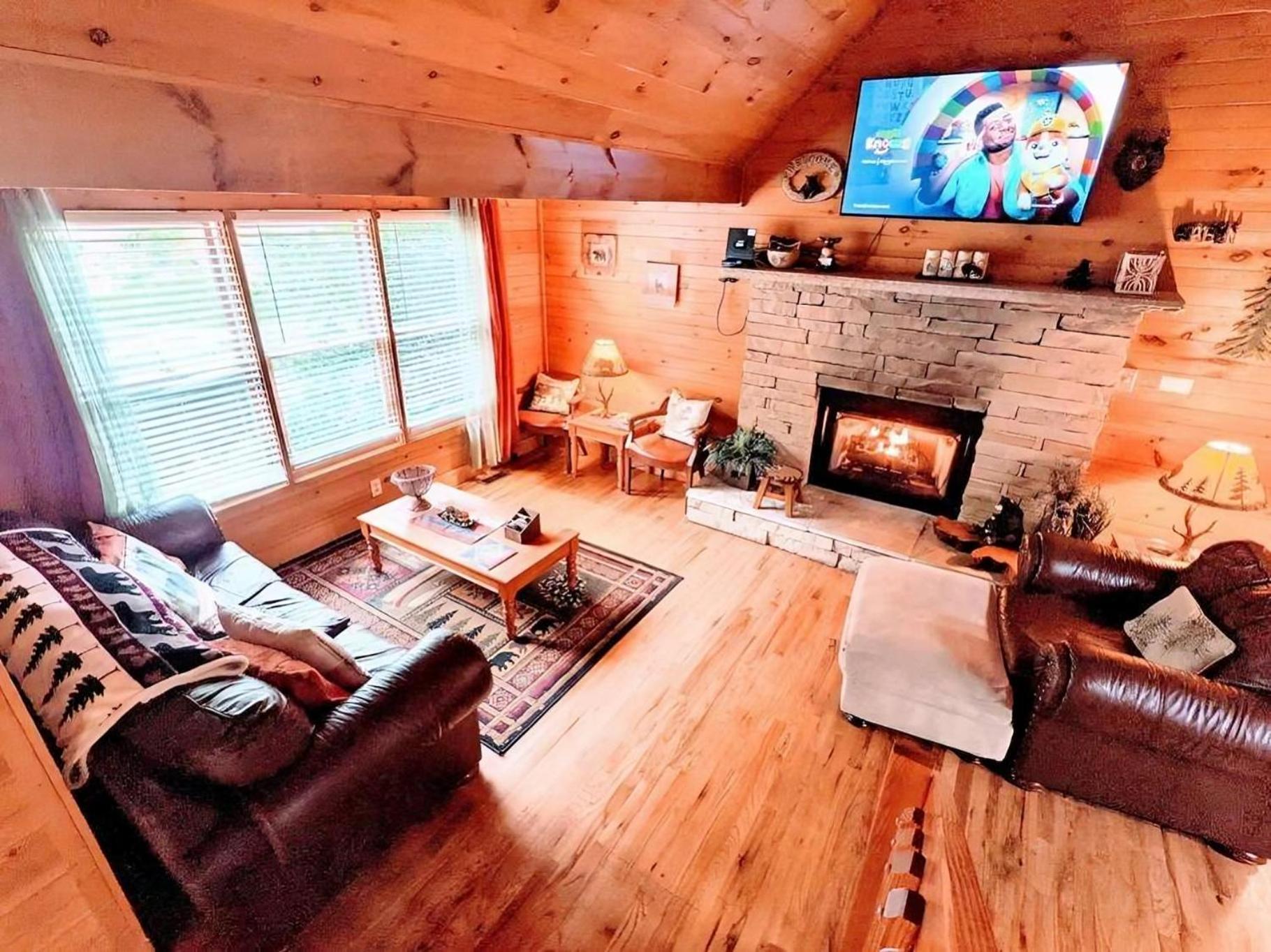 Prime Mountain Cabin - Near Galinburg Downtown جاتلينبرج المظهر الخارجي الصورة